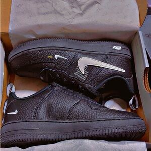 Nike Force 1 Lv8 Utility (Little Kid) SIZE 1
